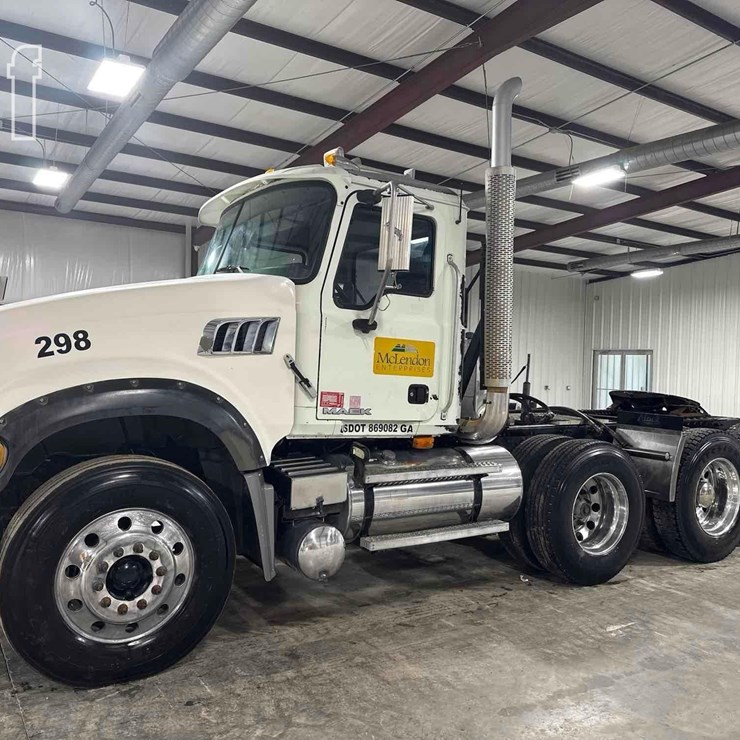 2009 MACK GRANITE GU713