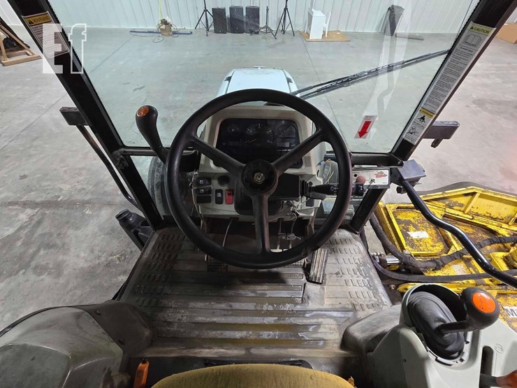 2005-massey-ferguson-5455-image-17