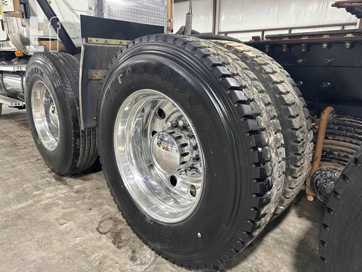 2009-mack-granite-gu713-image-24