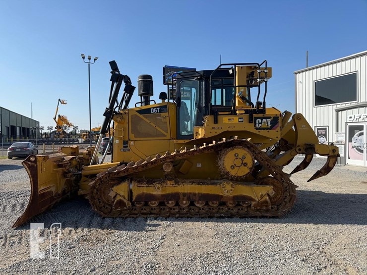 2019-caterpillar-d6t-xw-image-5