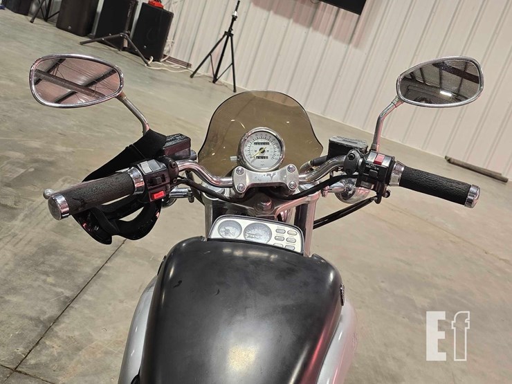 2001-yamaha-xt225-image-10