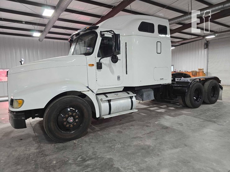 2005-international-9400-image-1