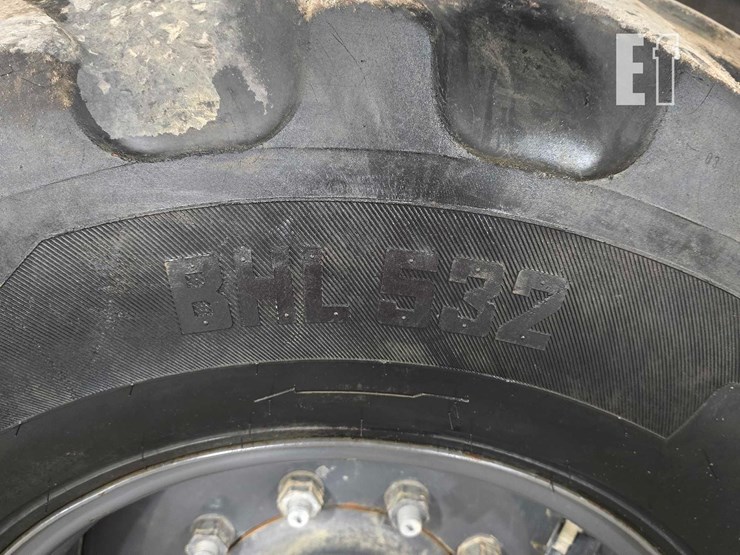 2013-case-580n-image-29