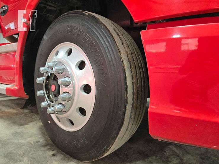 2015-kenworth-t680-image-24