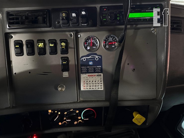 2015-kenworth-t370-image-21