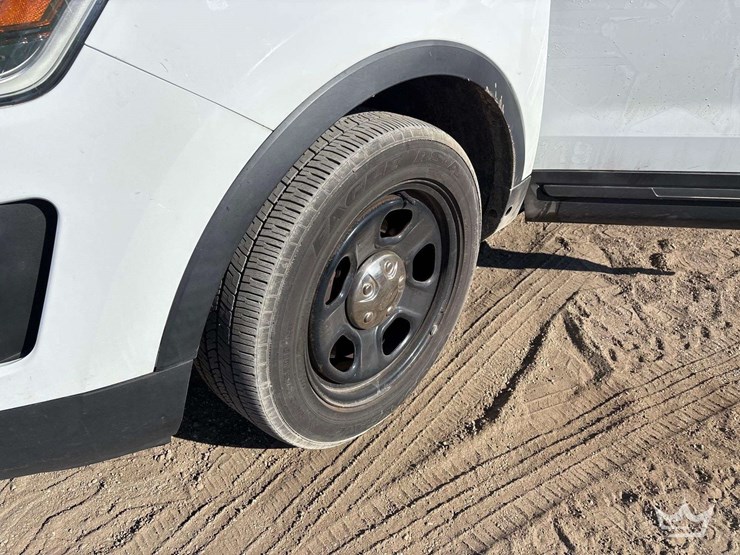 2017-ford-explorer-image-19