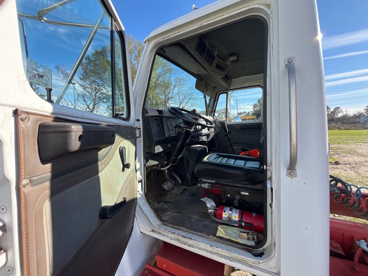 1995-international-4900-image-18