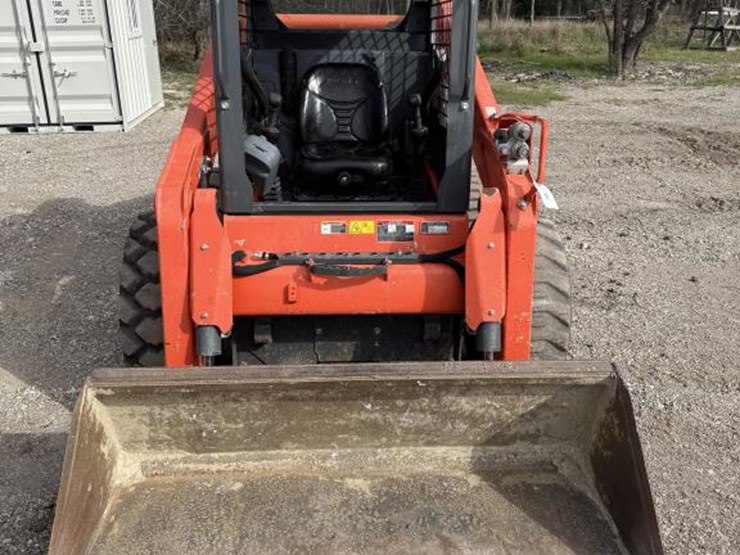 kubota-ssv75-image-2