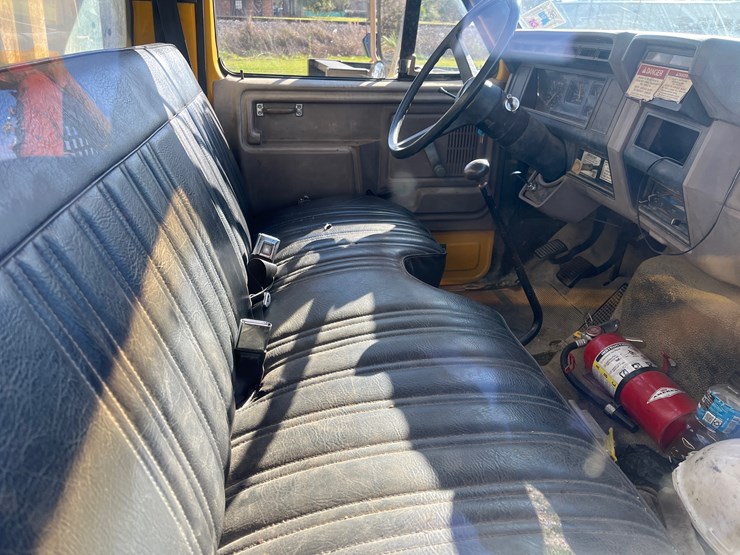 #2-•-1996-ford-f80-boom-truck-image-14