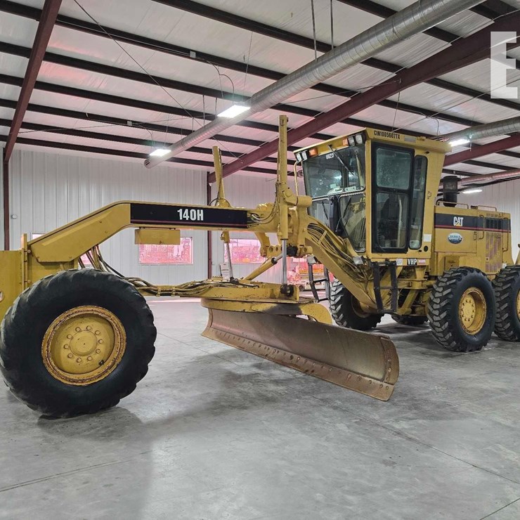 2001 CATERPILLAR 140H