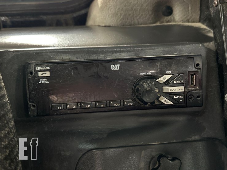 2019-caterpillar-299d2-xhp-image-25