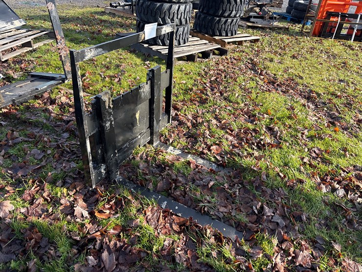 #2925-•-new-mini-pallet-fork-attachment-image-2