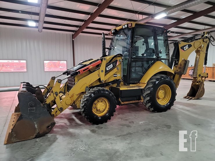 2015-caterpillar-420f-it-image-1
