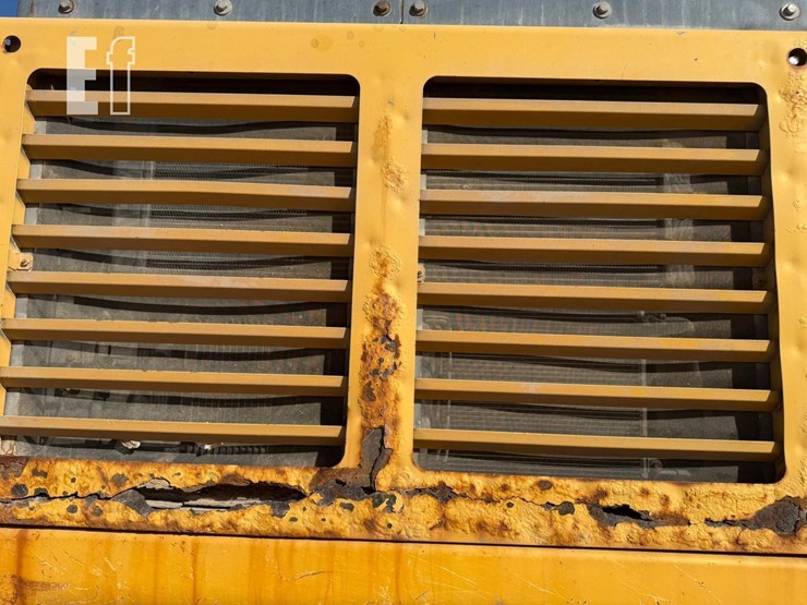 2015-deere-470g-lc-image-37