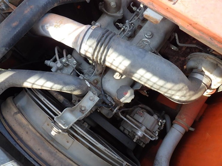 hitachi-zx225us-lc-image-39