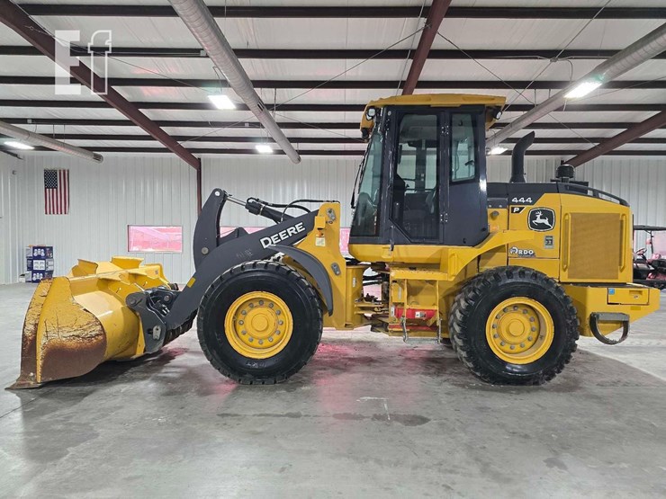 2022-deere-444-p-tier-image-5