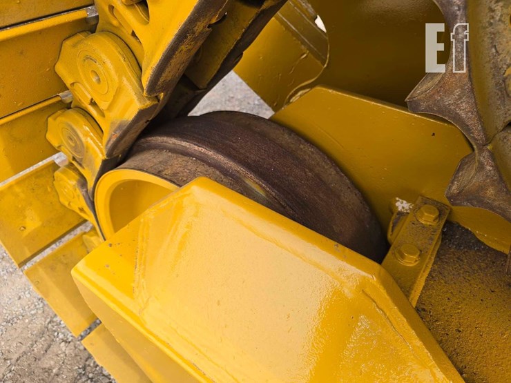 2006-caterpillar-d8t-image-29