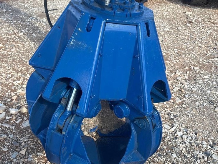 2021-komatsu-pc210-lc-11-image-15