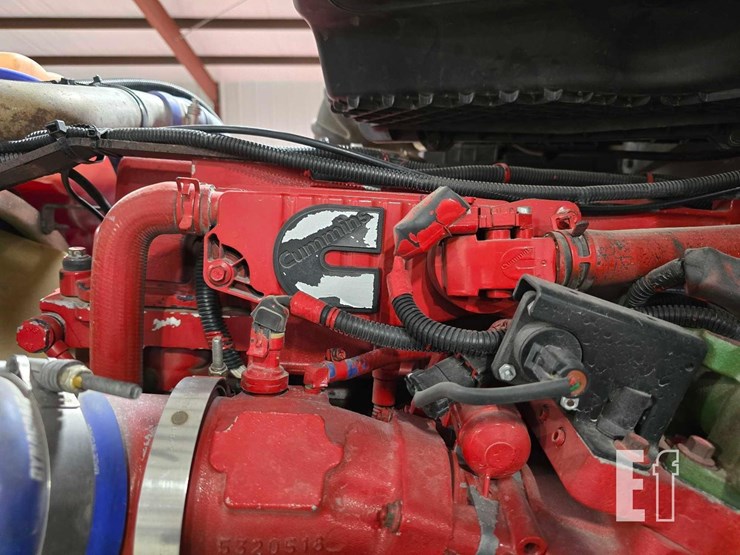 2017-peterbilt-579-image-26