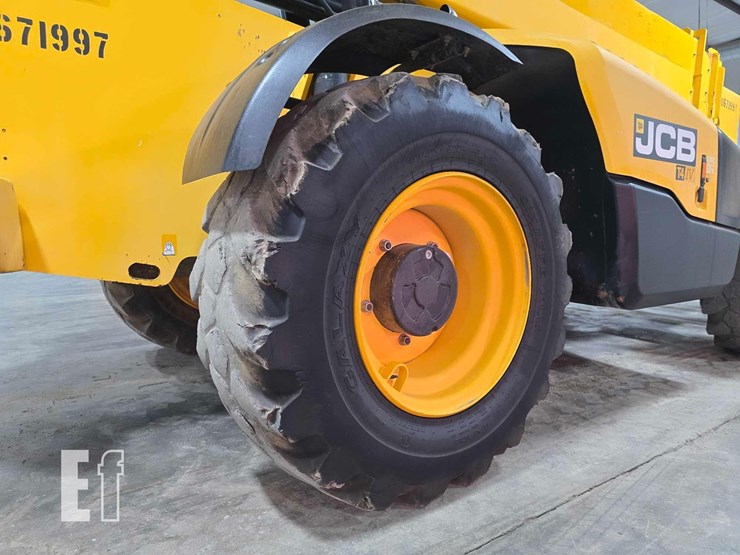 2017-jcb-510-56-image-27