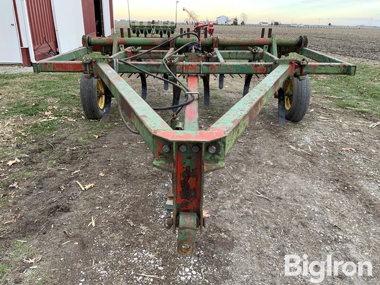 10'-10-shank-chisel-plow-image-2