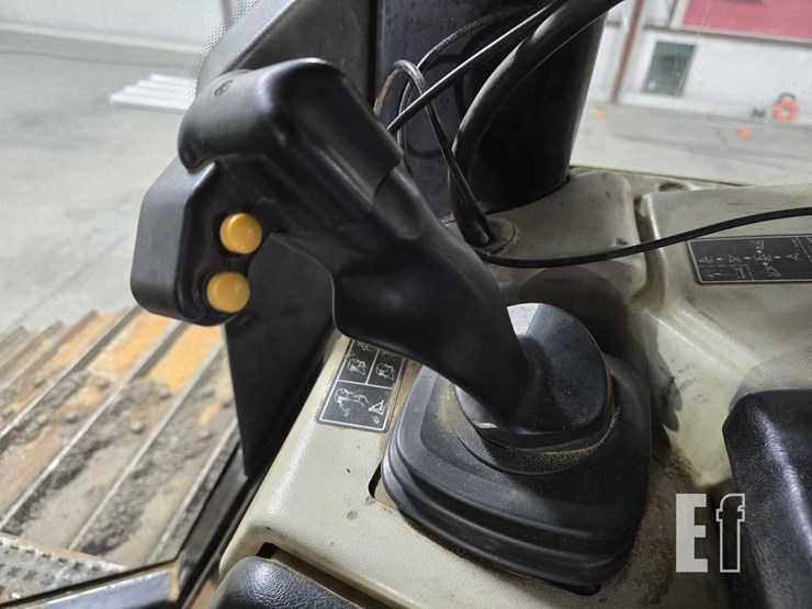 2013-caterpillar-d6n-lgp-image-18