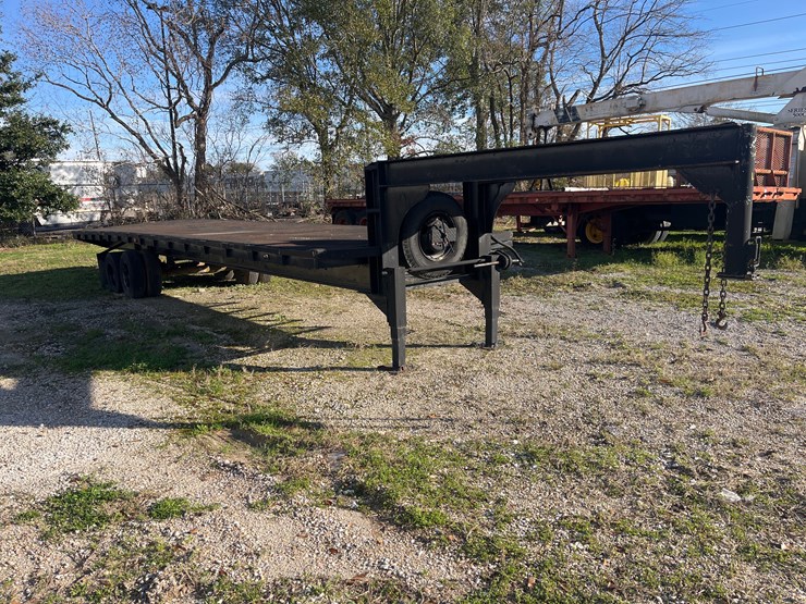 #4-•-32ft-goose-neck-trailer-image-3