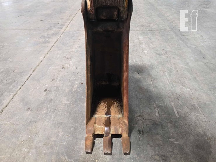 2013-case-580n-image-13