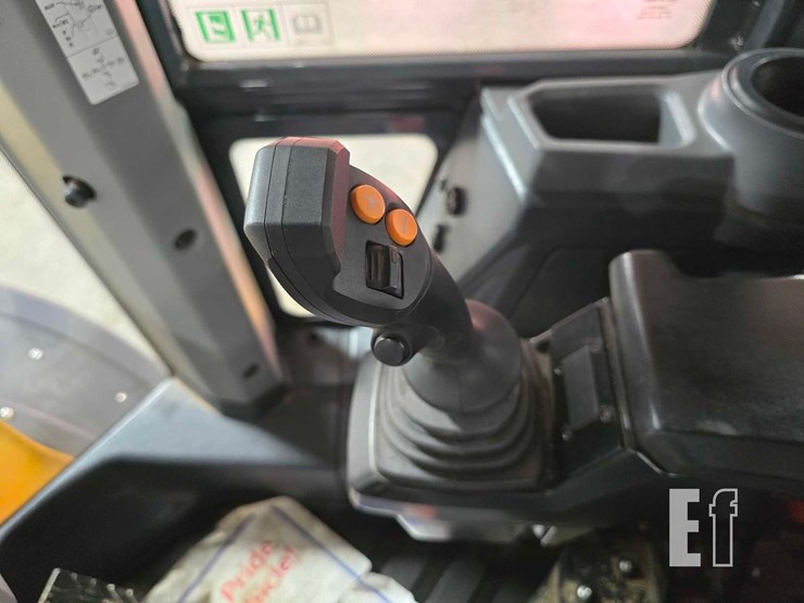 2022-deere-444-p-tier-image-22