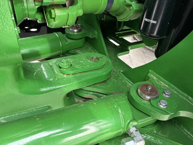 2024-john-deere-9r-590-image-17