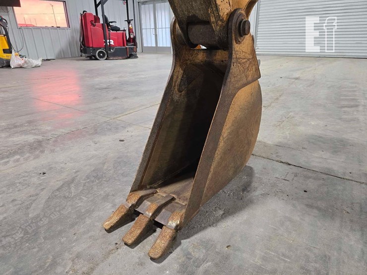 2013-case-580n-image-9