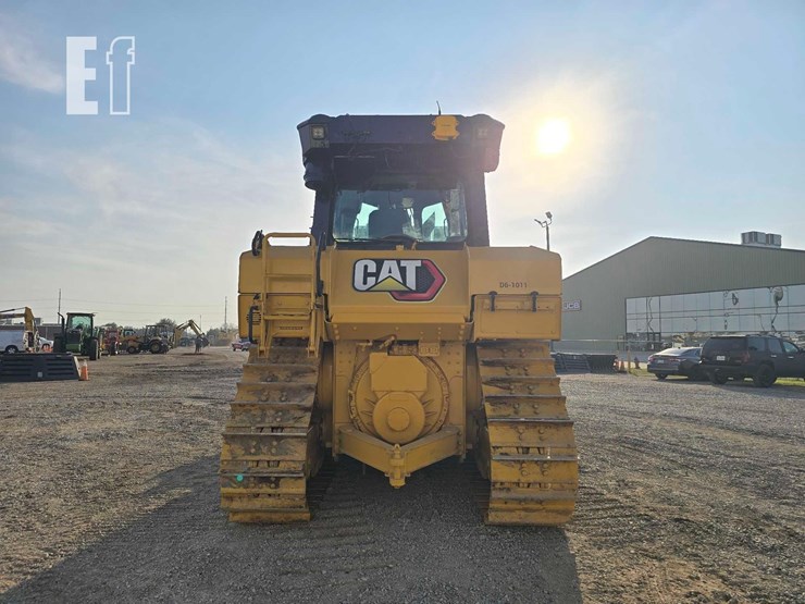 2020-caterpillar-d6-image-8