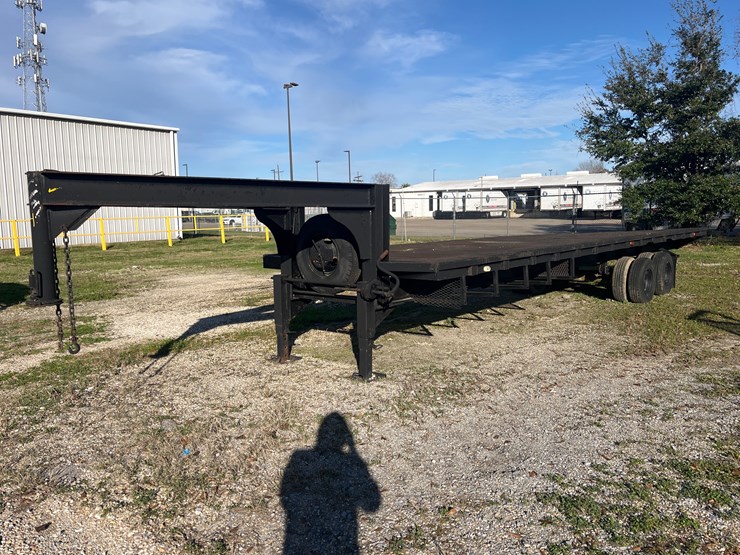 #4-•-32ft-goose-neck-trailer-image-1