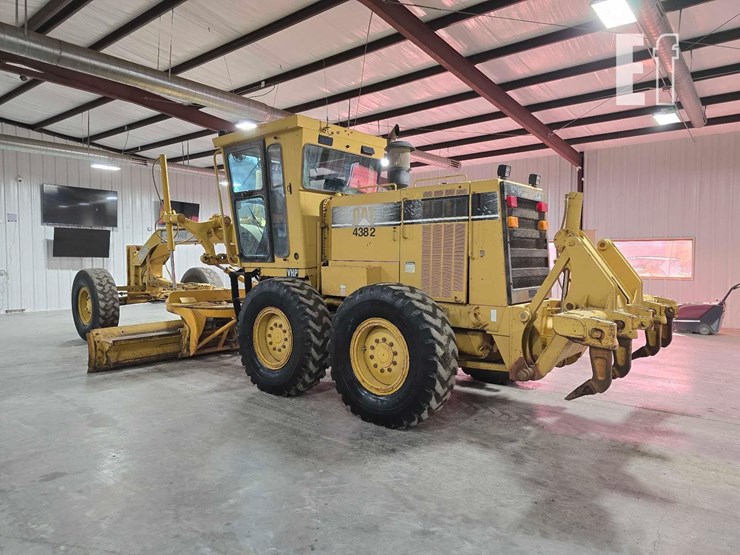 1995-caterpillar-140h-image-5