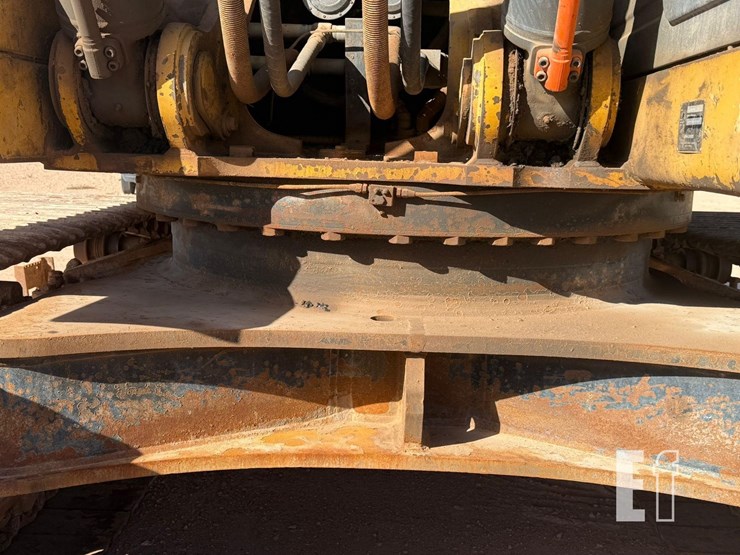 2015-deere-470g-lc-image-22