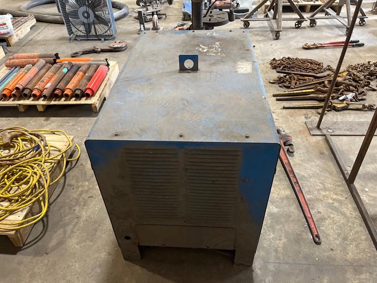 #93-•-miller-deltaweld-451-welder-image-4