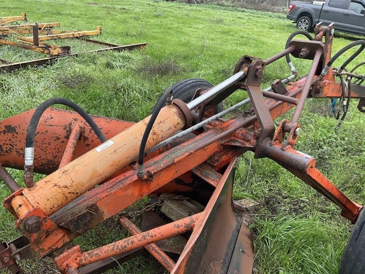 (offsite)-yonkers-johnson-400a-pull-v-ditcher-image-6