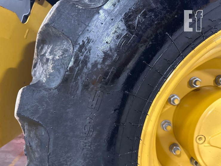 2020-deere-310l-ep-image-35