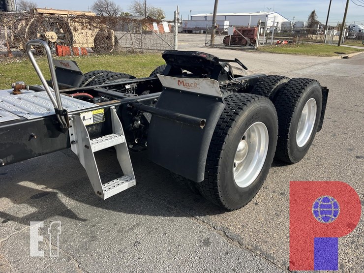 2014-mack-pinnacle-chu613-image-9