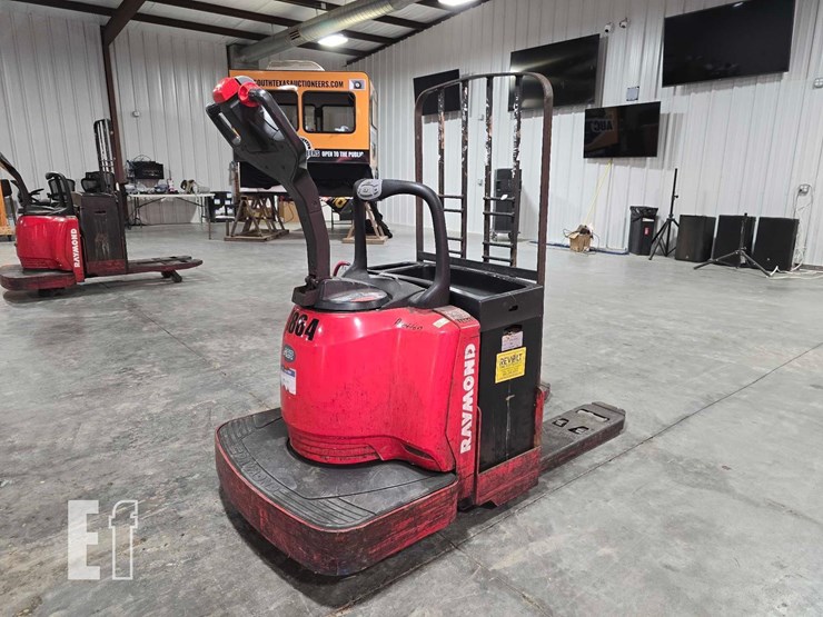 raymond-8400-image-3