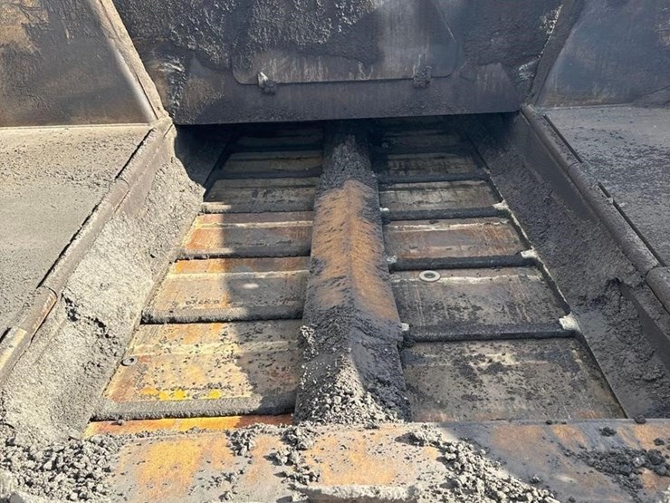 2018-volvo-p7110b-image-9