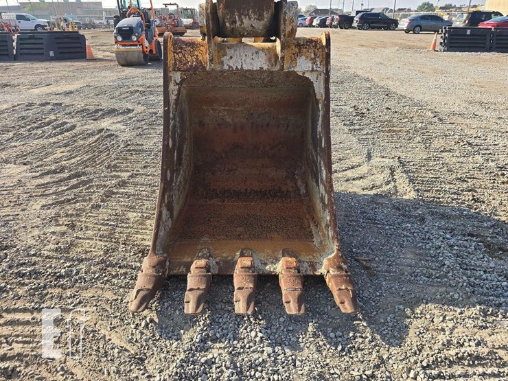 2018-caterpillar-325flcr-image-11