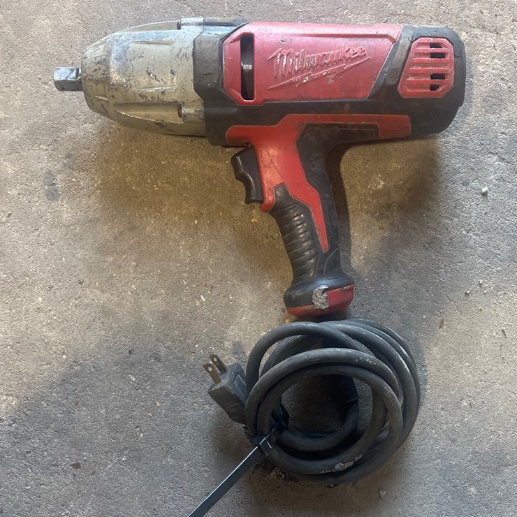 #33 • MILWAUKEE CORDED IMPACT DRILL
