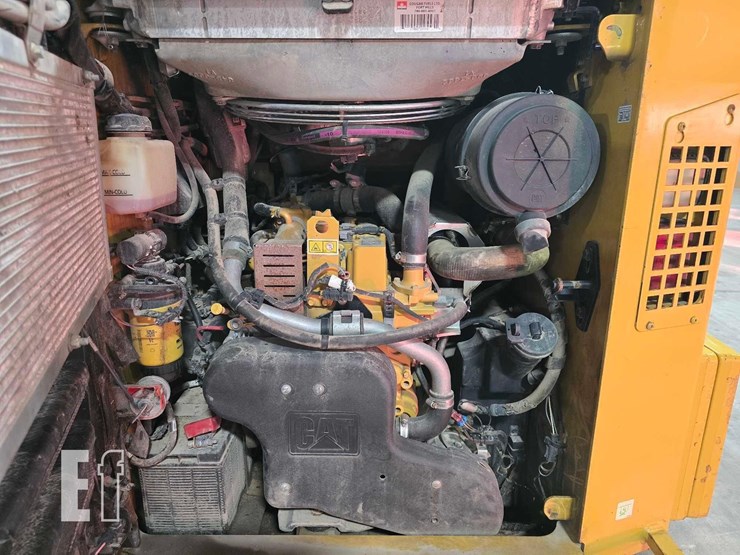 2022-caterpillar-289d3-image-23