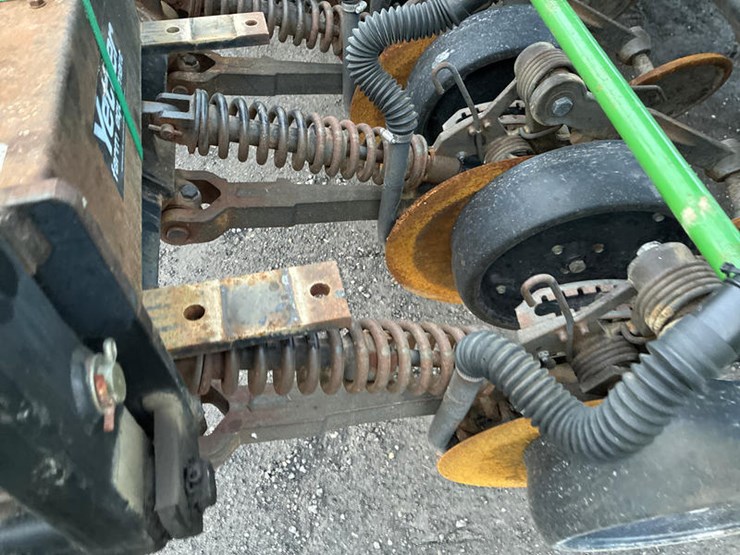 john-deere-1590-image-12