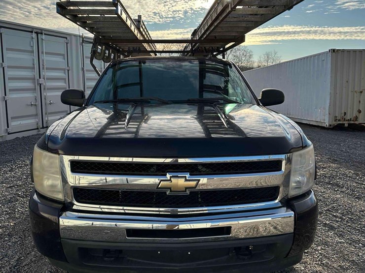 2009-chevrolet-1500-image-2