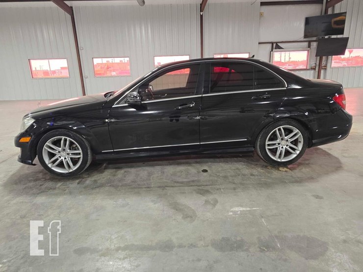 2014-mercedes-benz-c250-image-8