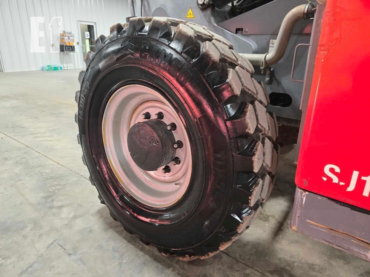 2019-skyjack-sj8831rt-image-12