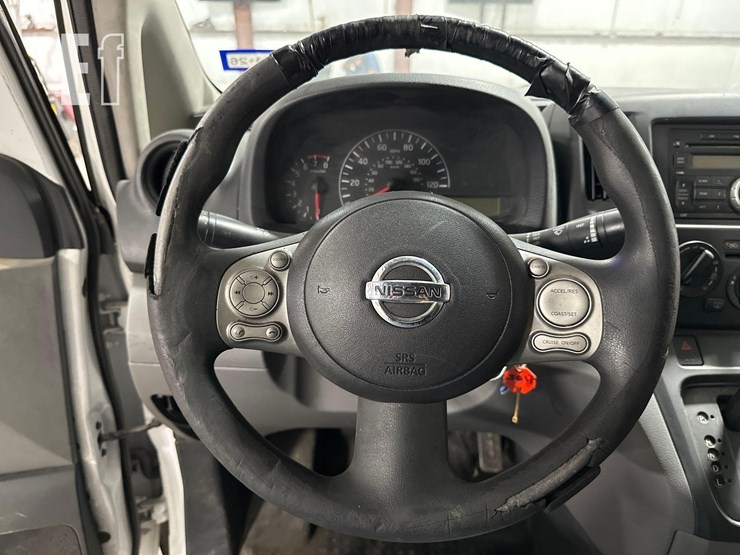 2016-nissan-nv200-image-10