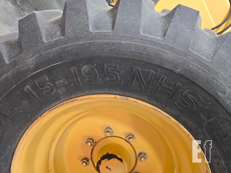 2004-volvo-g60-image-26